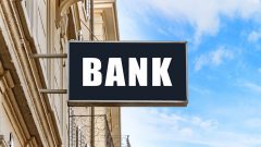 Banks should reconsider branch closures: FCA