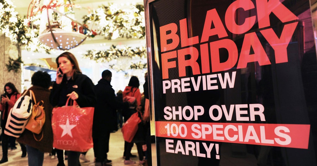 How much tourists will spend in UK on Black Friday Weekend - forecast ...