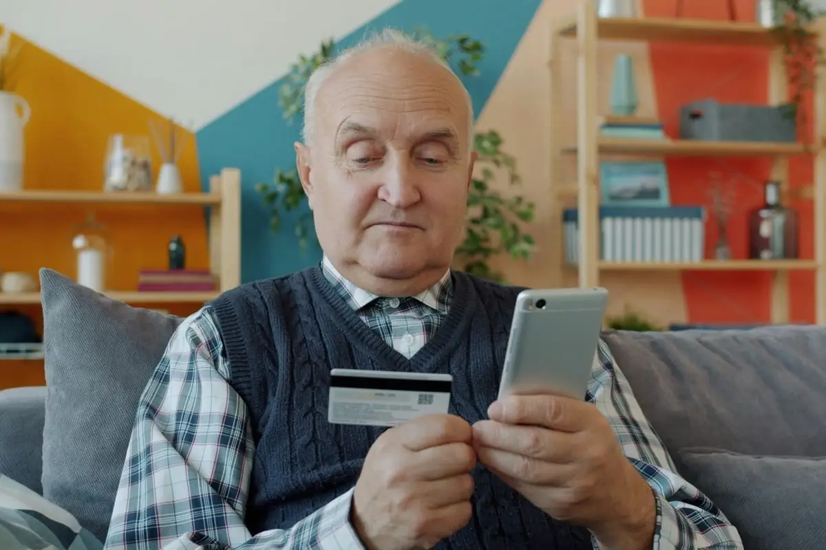 How to Use a Credit Card in a Smart Way