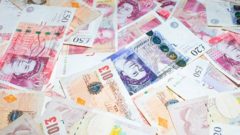 How to detect counterfeit pounds