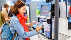 How does self-checkout work: functions & technology