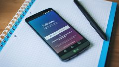 Instagram allows collecting money for personal causes