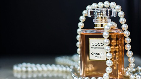 Chanel launches its own store on a popular e-commerce platform ...
