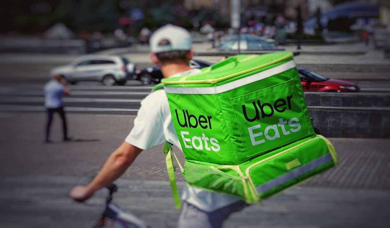 uber-eats-partners-uk-based-grocery-chain-payspace-magazine