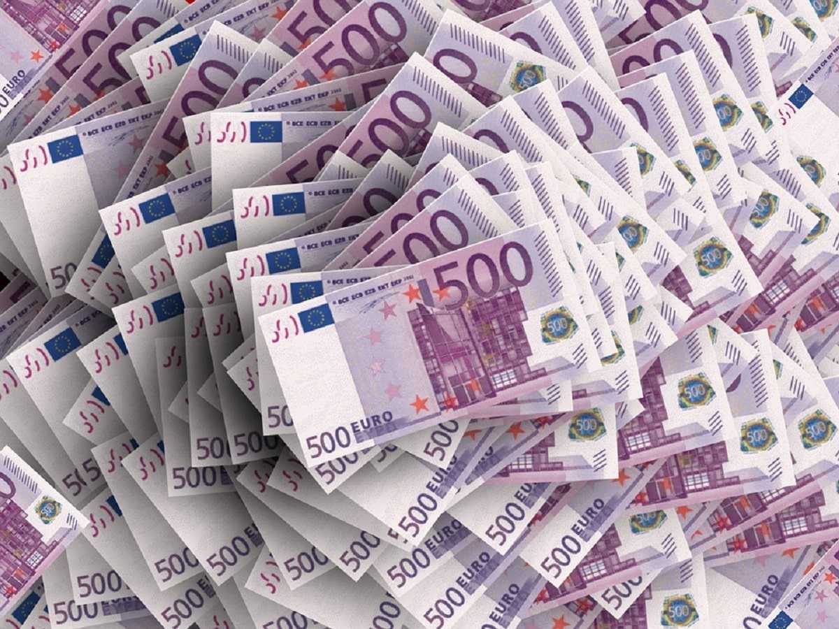 Dutch Central Bank Fines Coinbase 