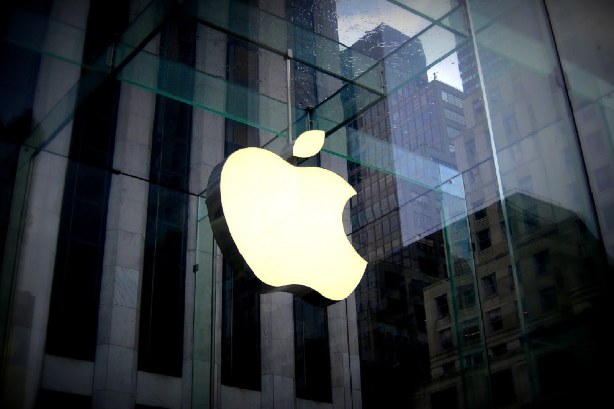 Apple Eyes Historic $3 Trillion Valuation Amid Big Tech Surge