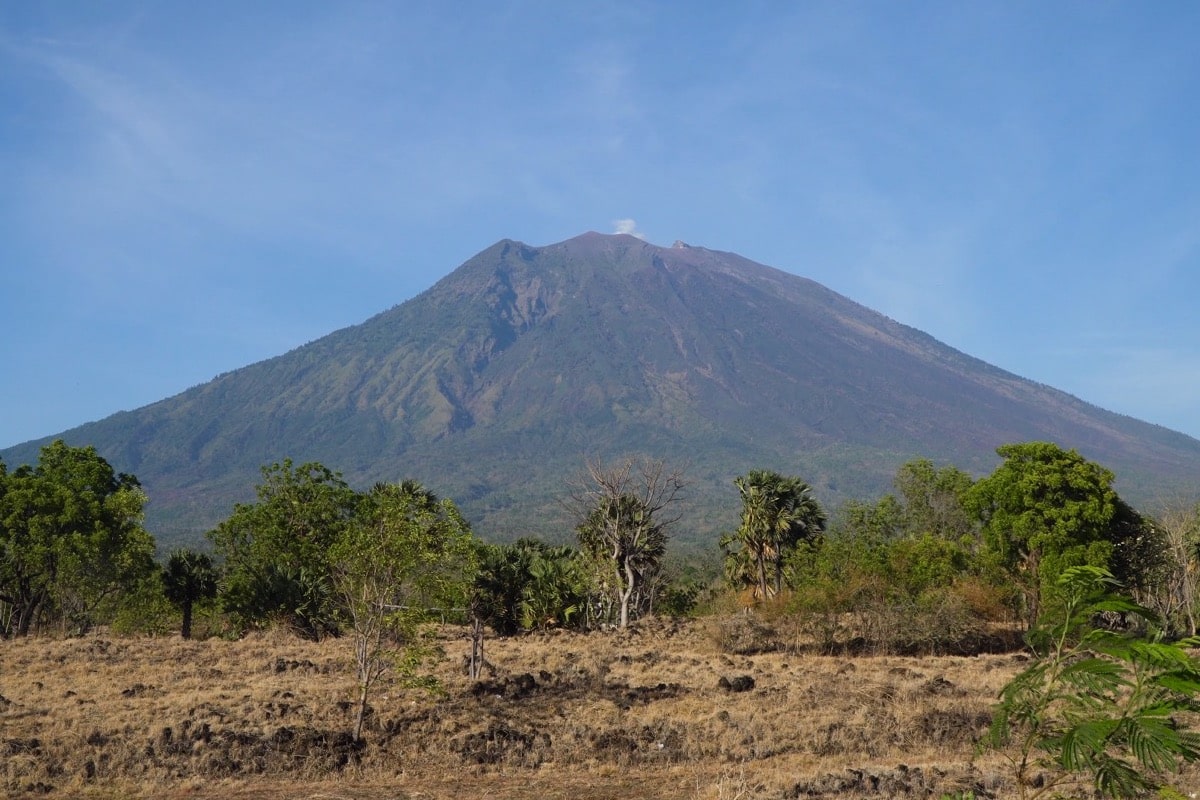El Salvador volcano bitcoin mining