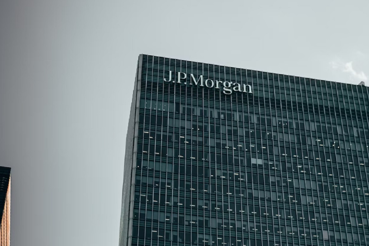 JPMorgan Fund Bets Asia Chip Stocks 