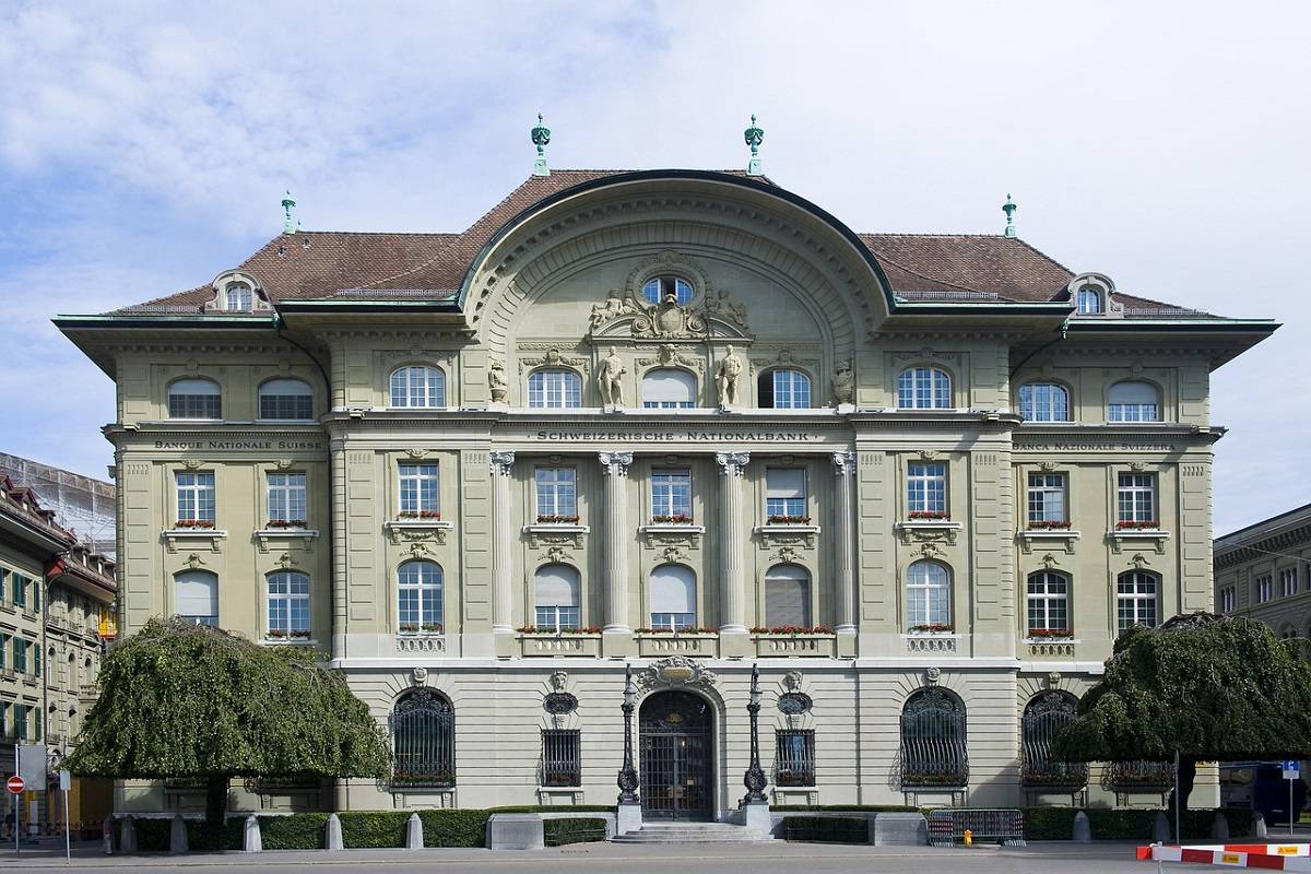 Swiss National Bank Reports $15 Billion Loss 