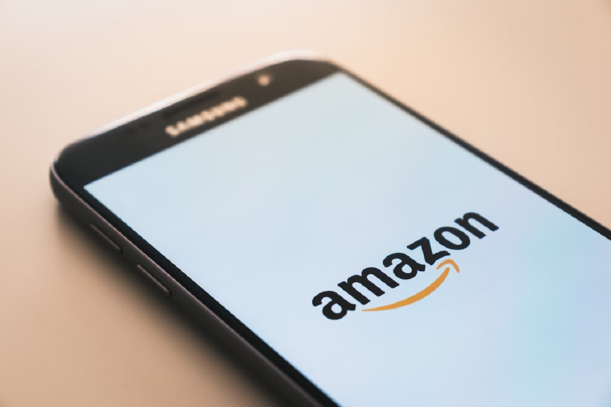 Amazon Develops New Version of Its Cashierless Shopping Technology 