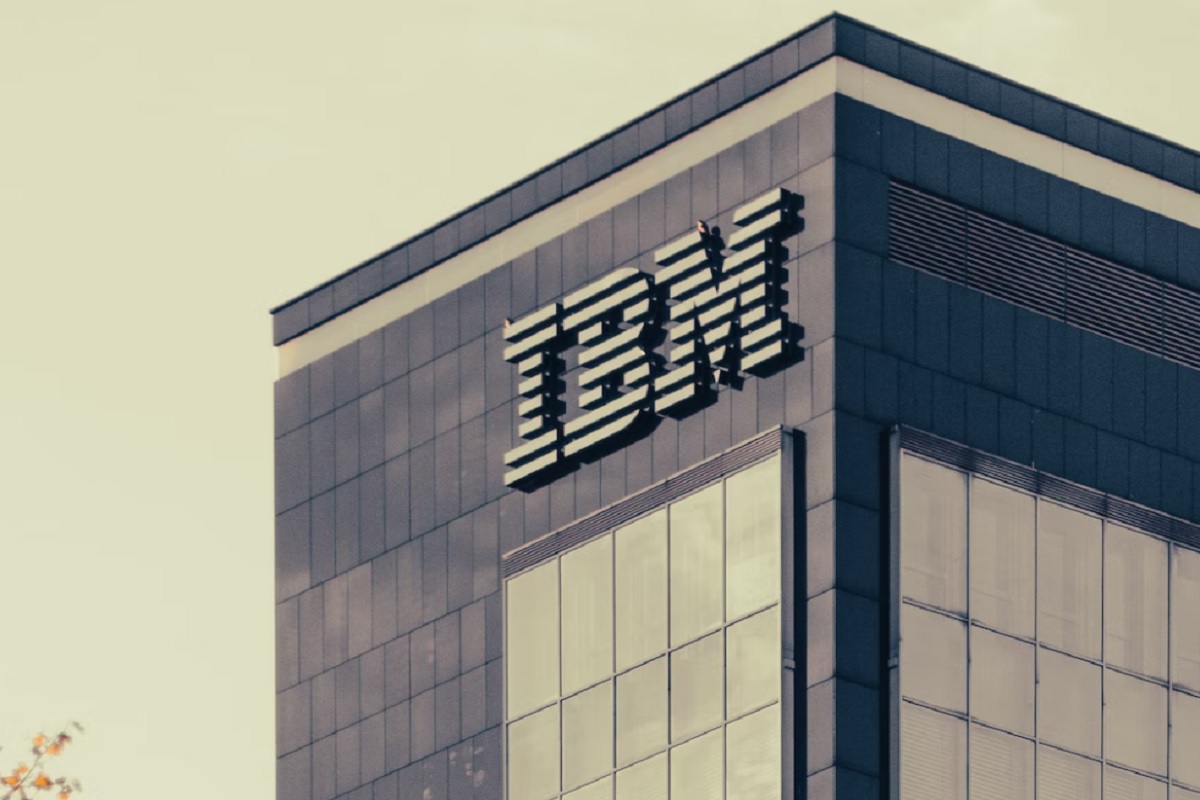 IBM and Salesforce Cooperate to Help Clients Adopt AI