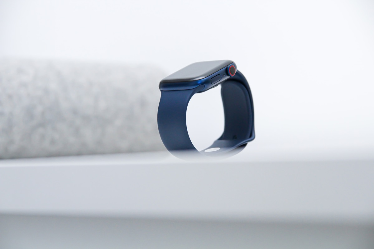 Apple Faces Potential Watch Import Ban  