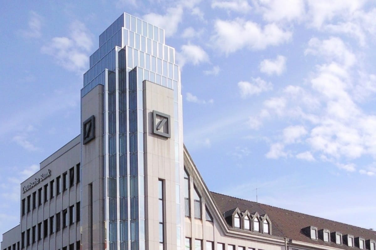 Deutsche Bank Promises More Cash for Investors