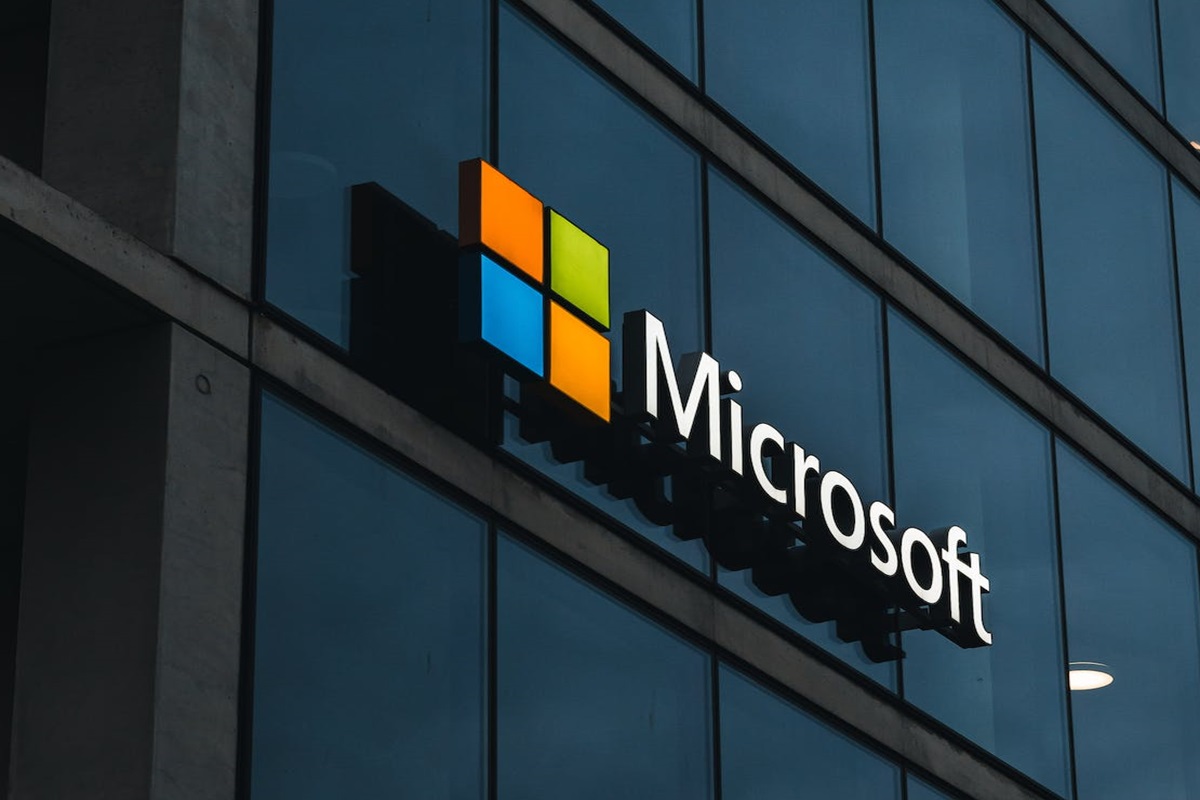 Microsoft Launches AI-Powered Service for Blind Customers