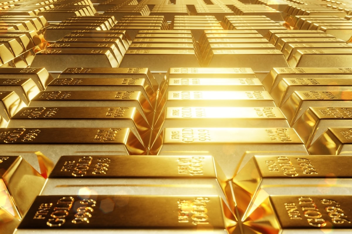Gold Prices Hit Record High, 2024 Anticipations Are Bullish