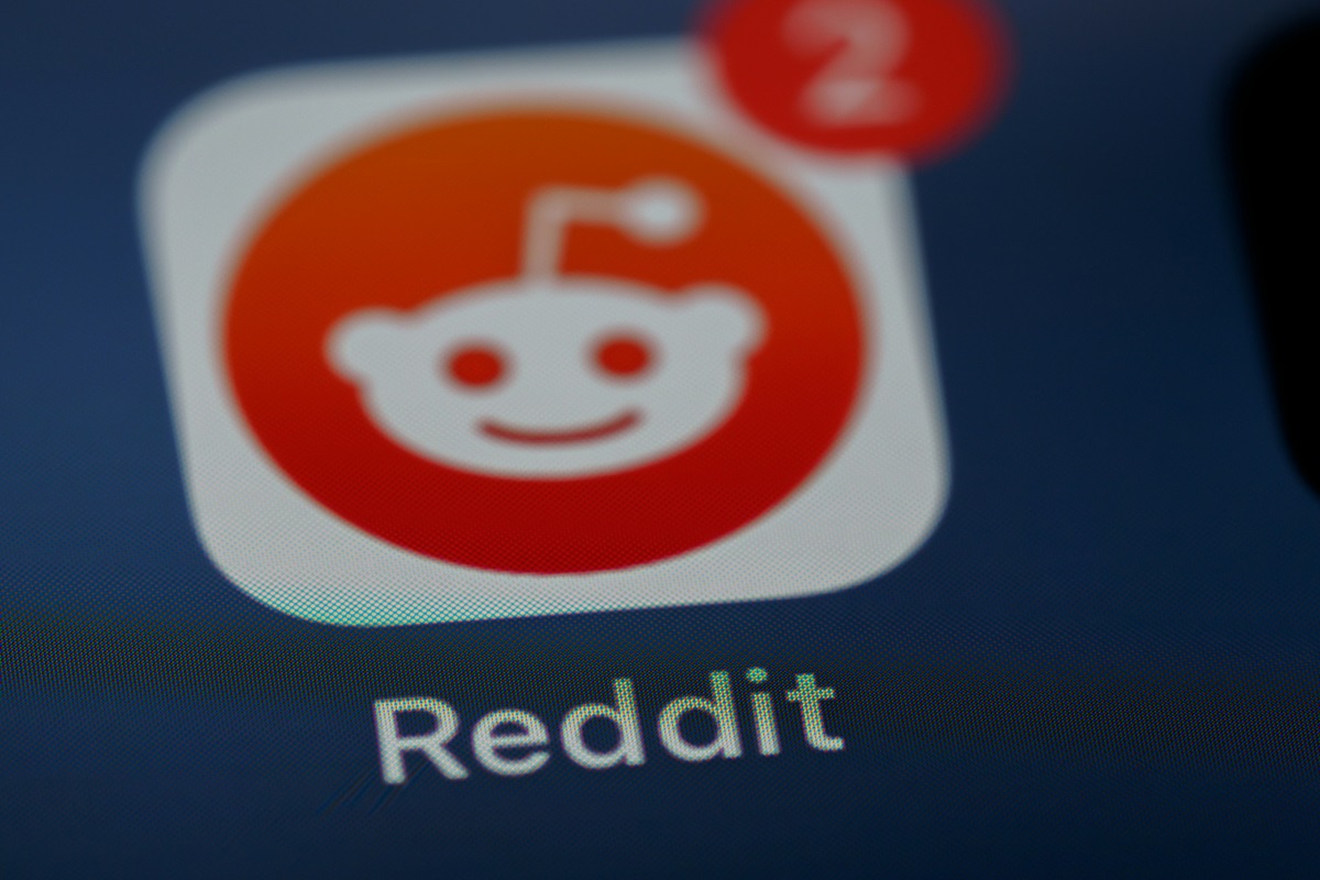 Reddit Reportedly Signs AI Content Licensing Deal 