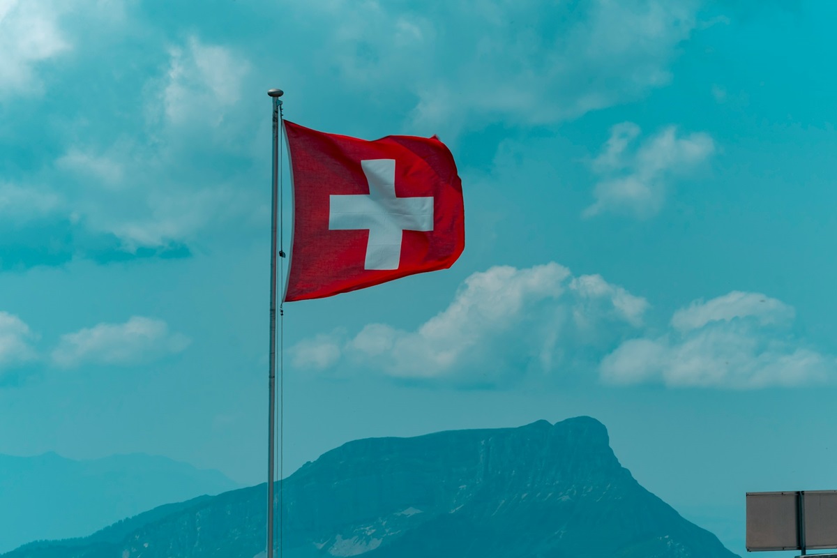 Swiss National Bank Fixes High Demand on Cash