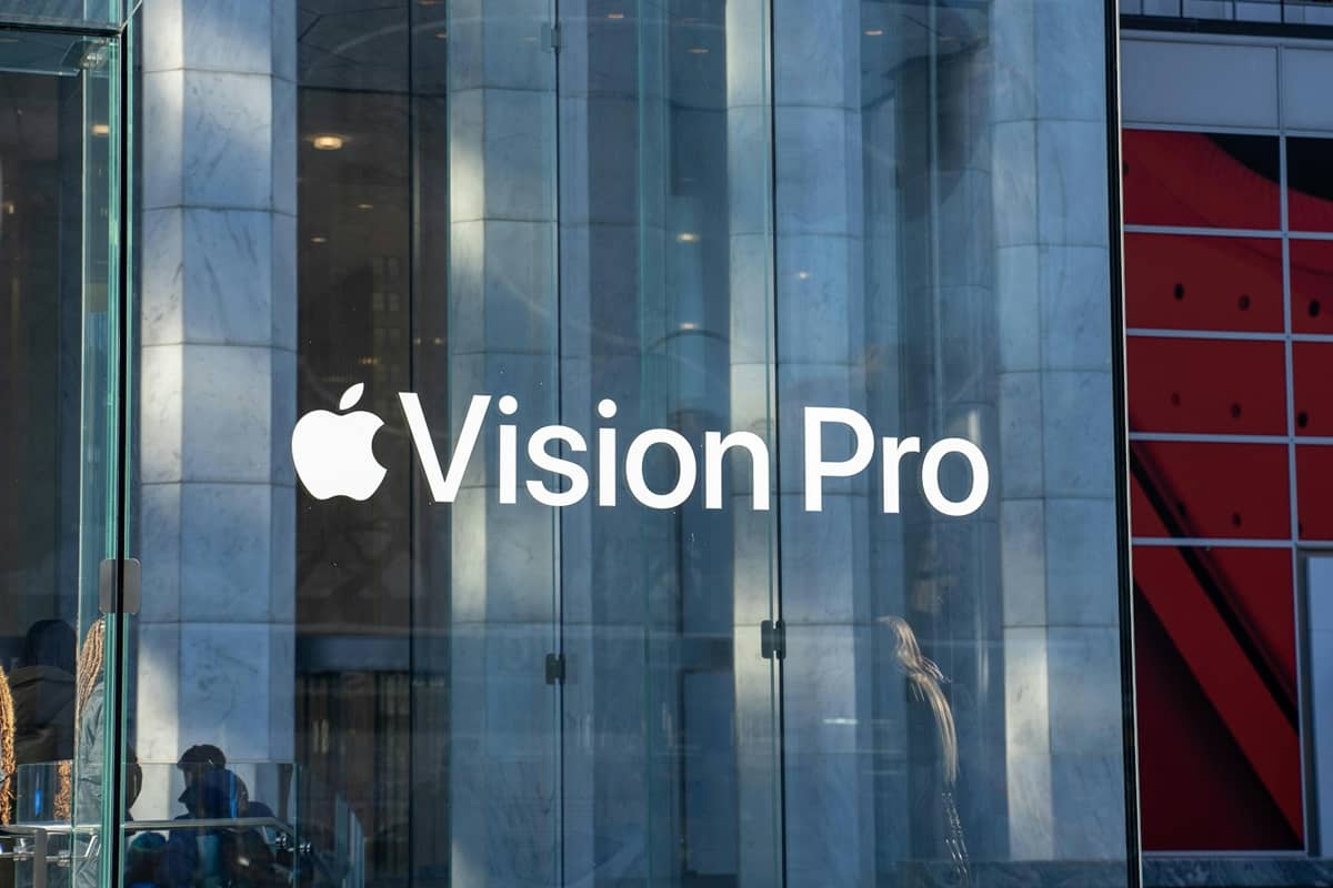 Apple Plans to Launch Vision Pro in China