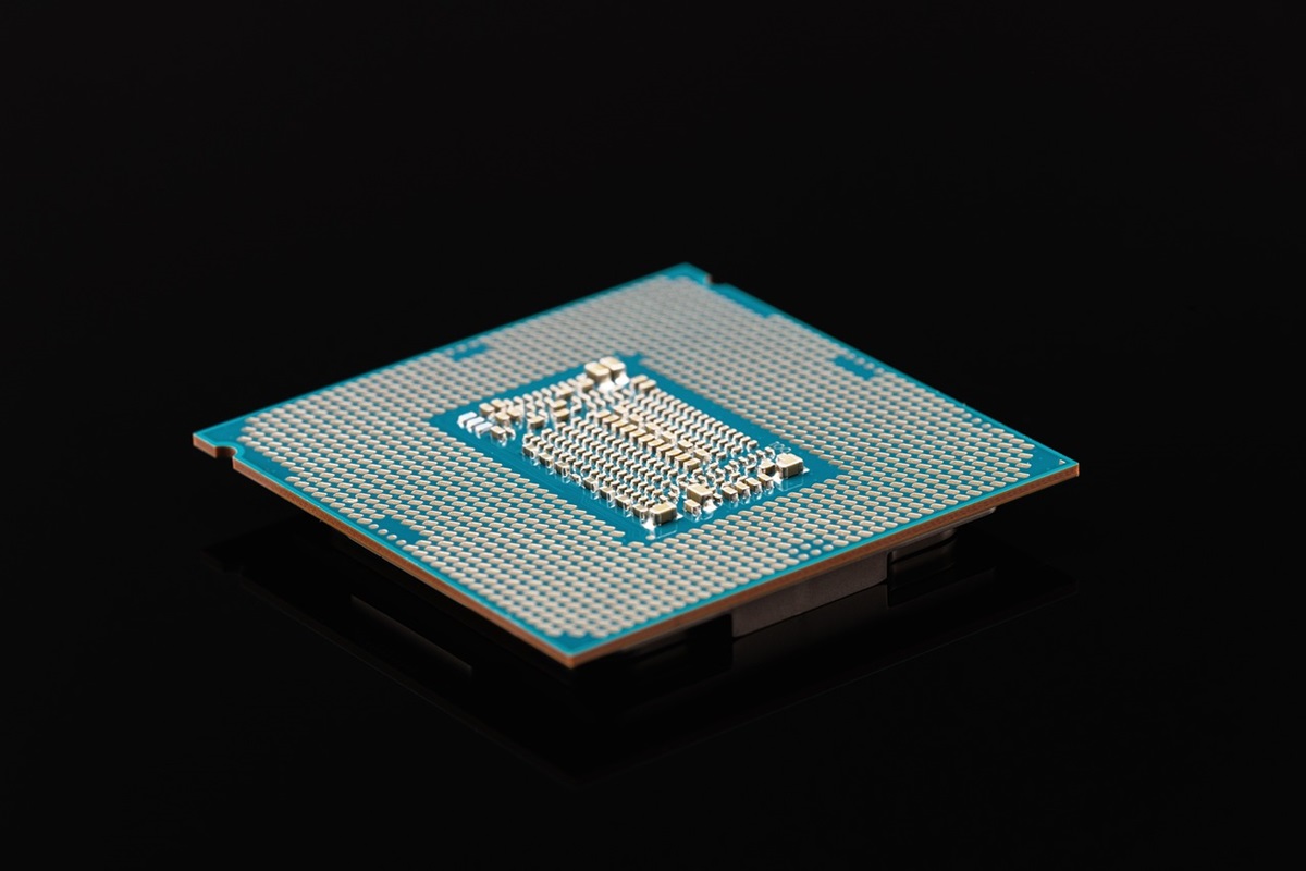 Intel Plans to Spend $100 Billion on Chip Plants 