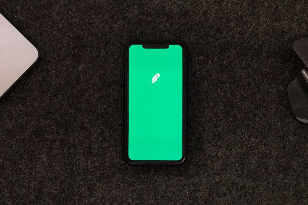 Robinhood Launches Credit Card for Its Gold Members