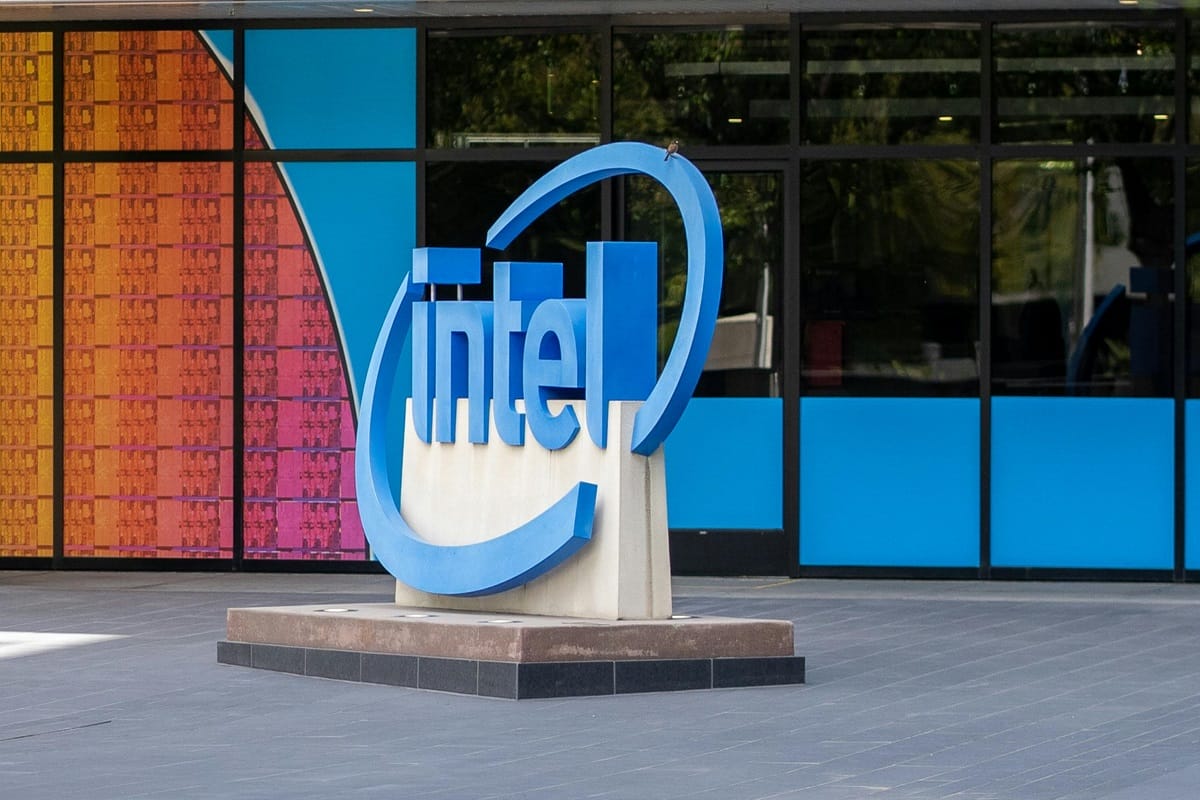  Intel Announces New AI Chips