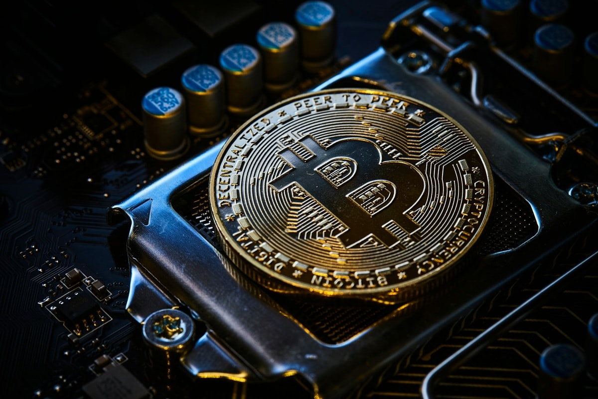 Cardano Founder Predicts Bitcoin to Hit $250,000 This Year 
