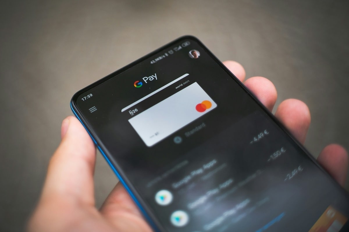 Cash Out, Phones In: Mobile Payments Dominate in Australia