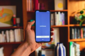 Coinbase Rolls Out UK Savings Product and Shelves Major Stablecoin Acquisition: Strategic Shift Signals Evolving Focus
