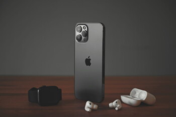 Apple Gains Momentum as Morgan Stanley Flags Strong Foldable iPhone Potential and iPhone 17 Pro Max Demand