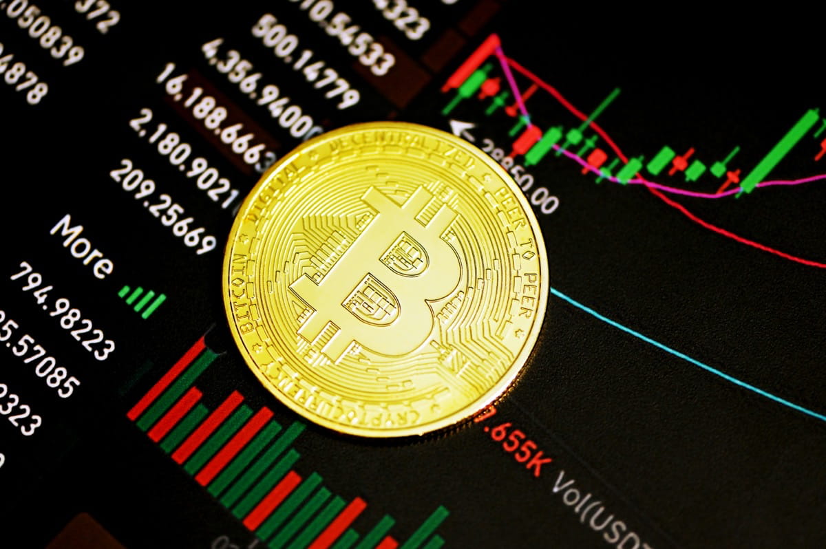 Bitcoin a 67.500 Dólares: la Calma Inquietante que Desafía al BCE