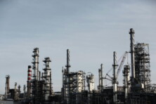 Brent Oil Surges to $116 Amid Iran Conflict and Refinery Attack, Bitcoin Slides as Energy Shortage Fears Rise