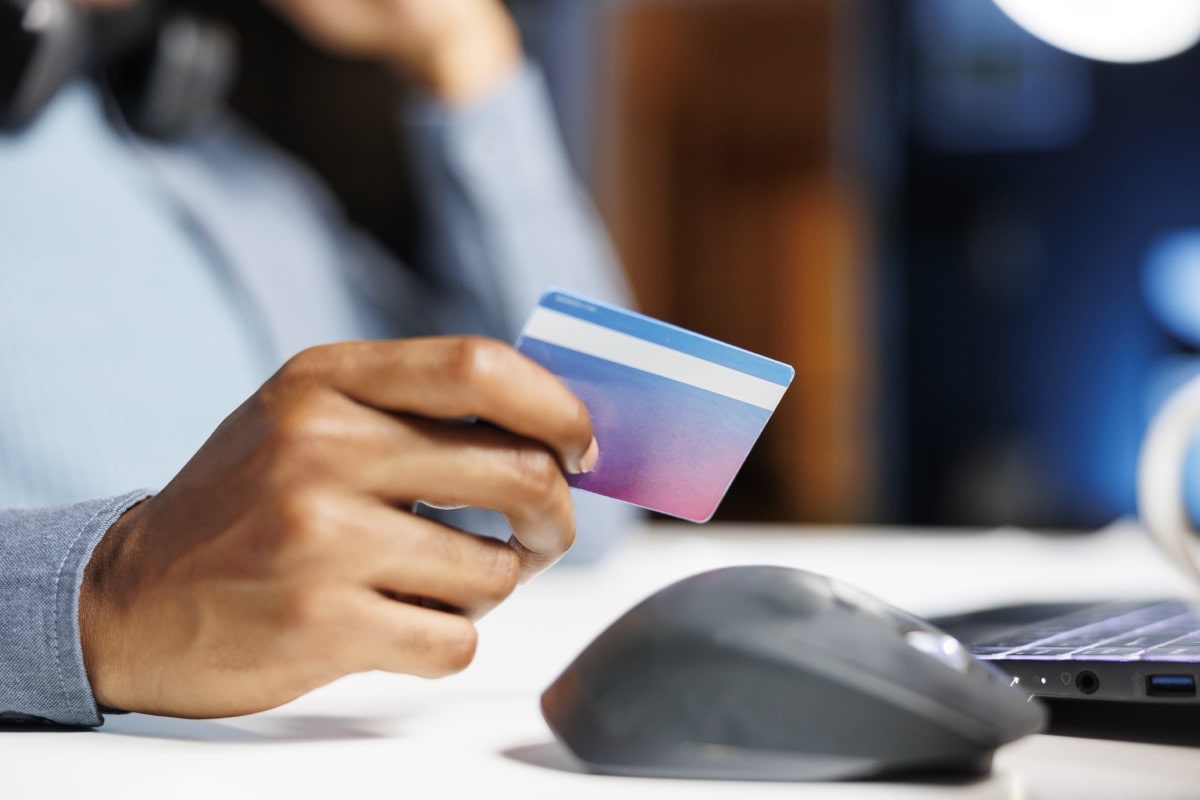 Klarna's Productive Month in Detail: 1 Million Merchants, 5 Million Card Users, H&M Expansion, and a Conscious Beauty Push