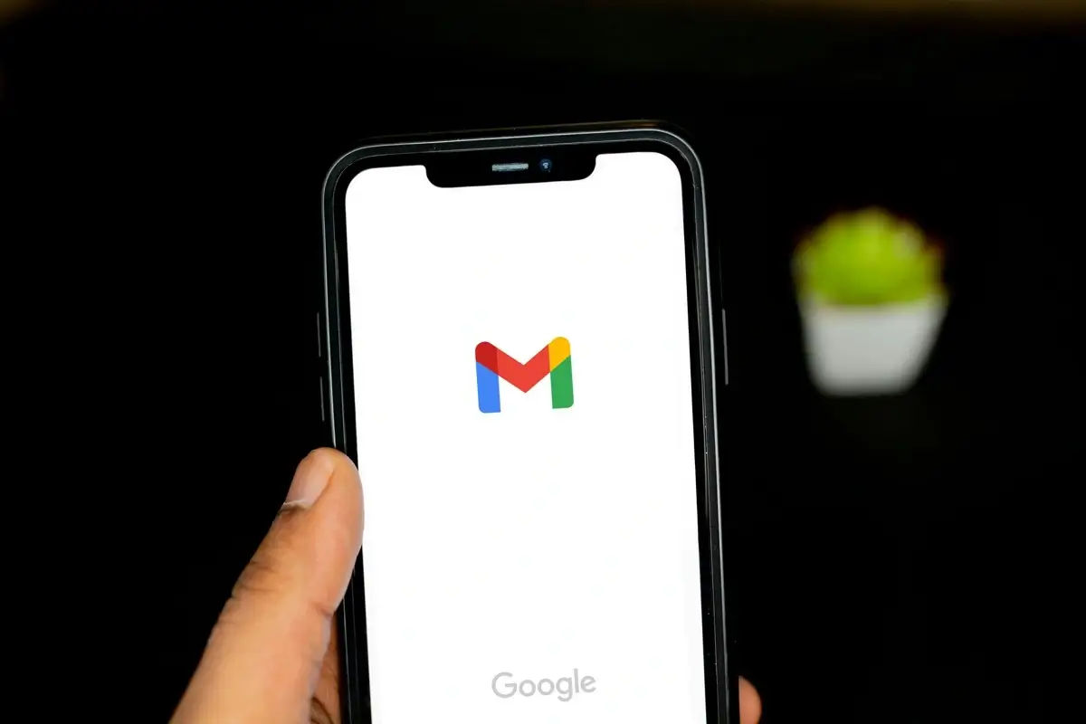 Google Rolls Out Gmail Encryption and Meet on Android Auto 