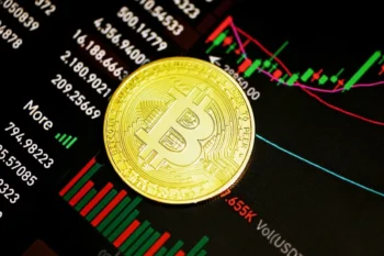 Bitcoin Slips Well Under $80K Threshold: Three Signs That $85K Bullish Scenario Is Still in the Cards