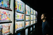 Nayax Adds AI-Powered Tools to MoMa App for Vending and Self-Service Operators