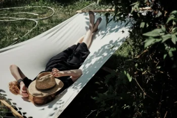 Hands Down, Chill Out: Which Countries Work the Shortest Hours?